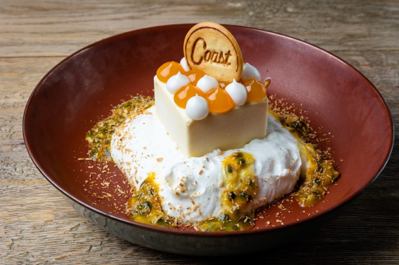 Restaurant Coast Dessert Passionsfrucht Parfait mit Kokos