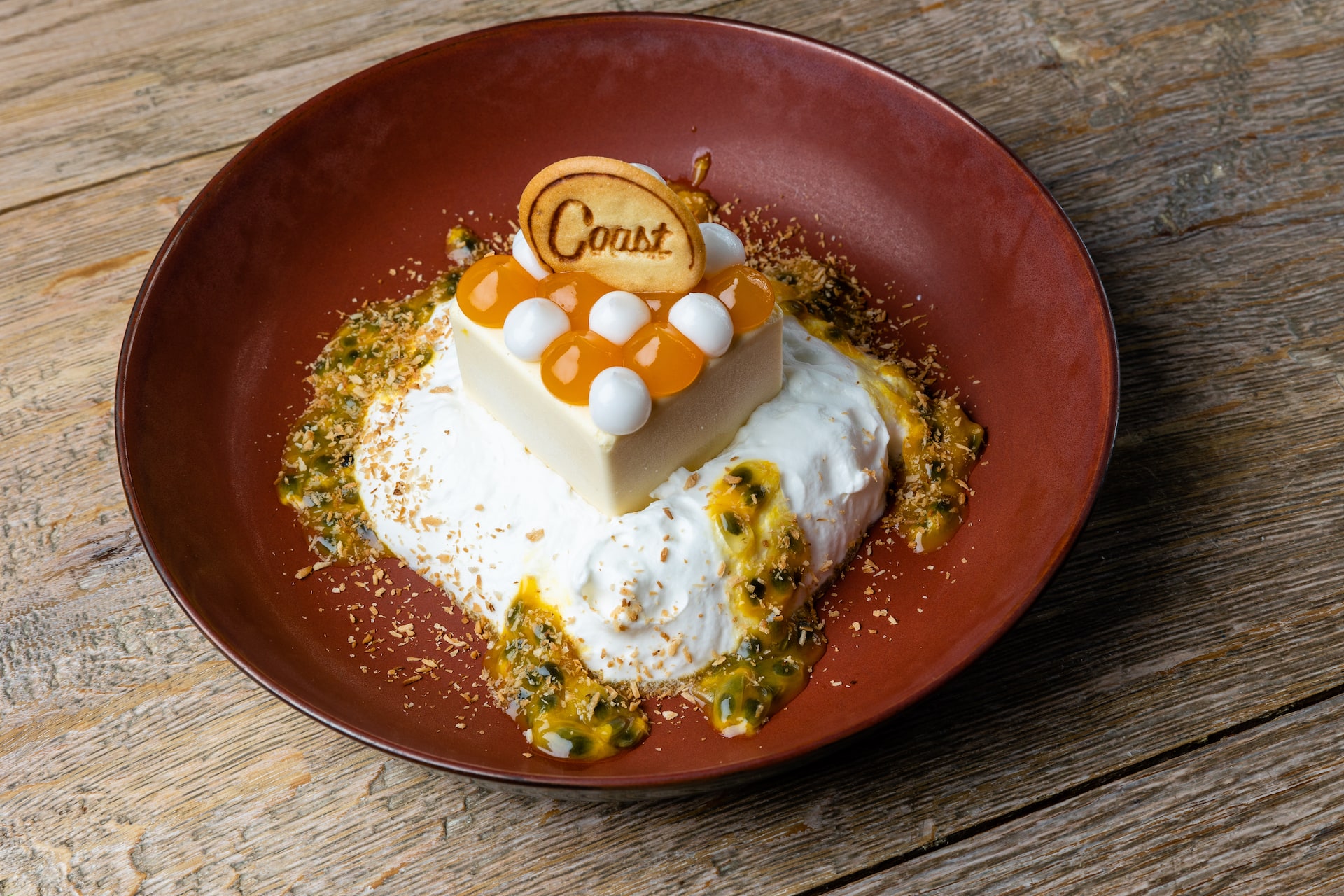 Restaurant Coast Dessert Passionsfrucht Parfait mit Kokos